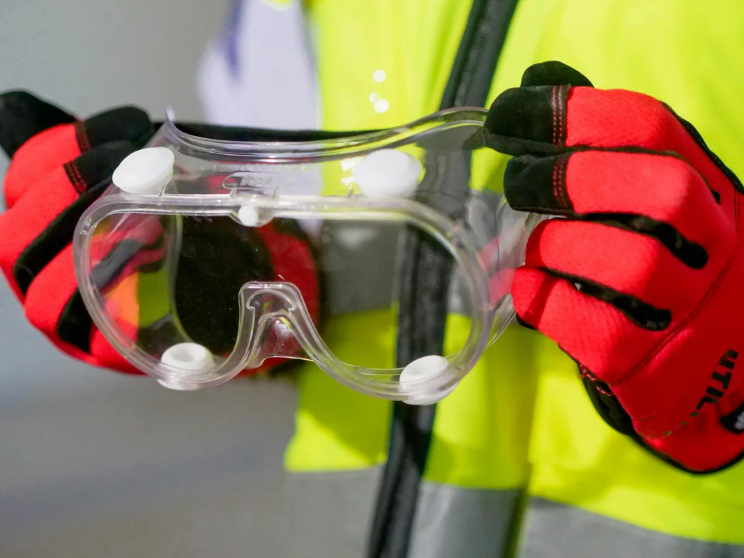 Élus CSE réunis autour d'une table pour mettre à jour le DUERP de leur entreprise
